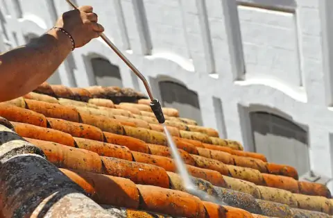 Nettoyage de toitures - Saint-Paul-de-Vence